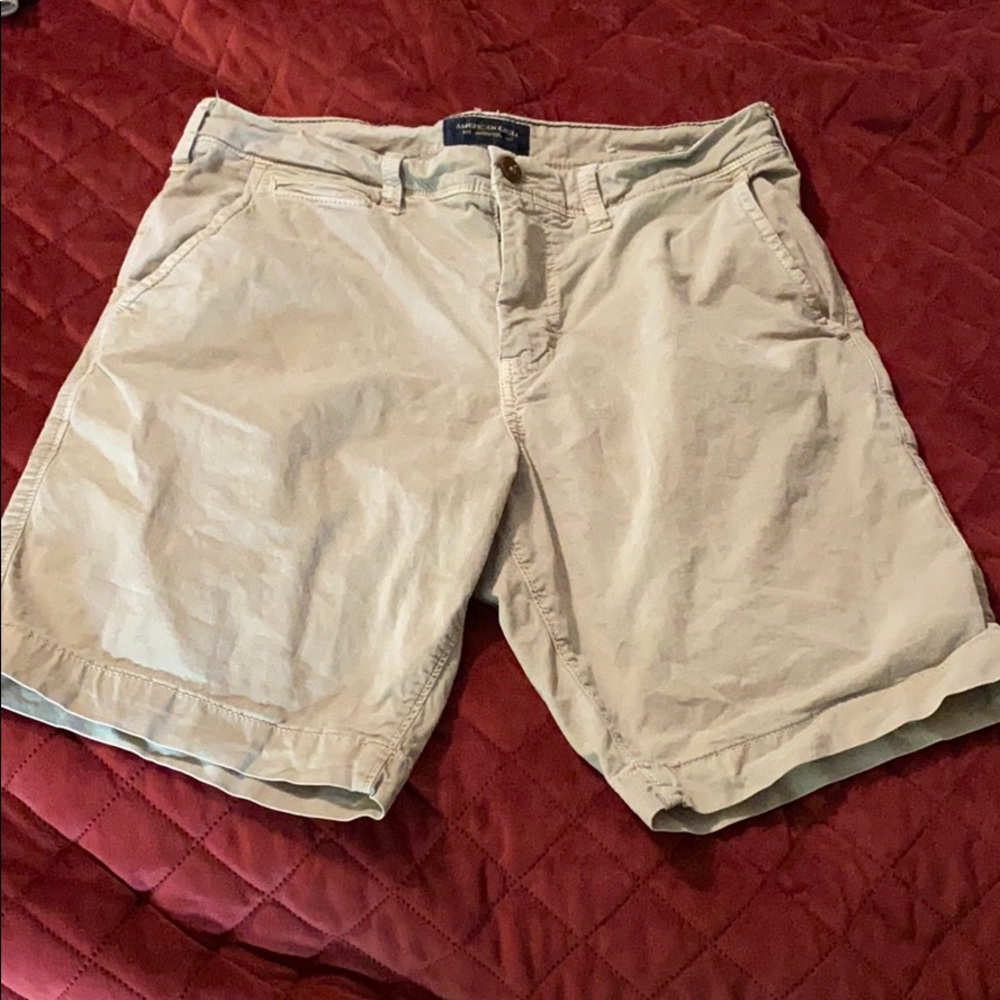 American Eagle khaki shorts - nonsmoking home